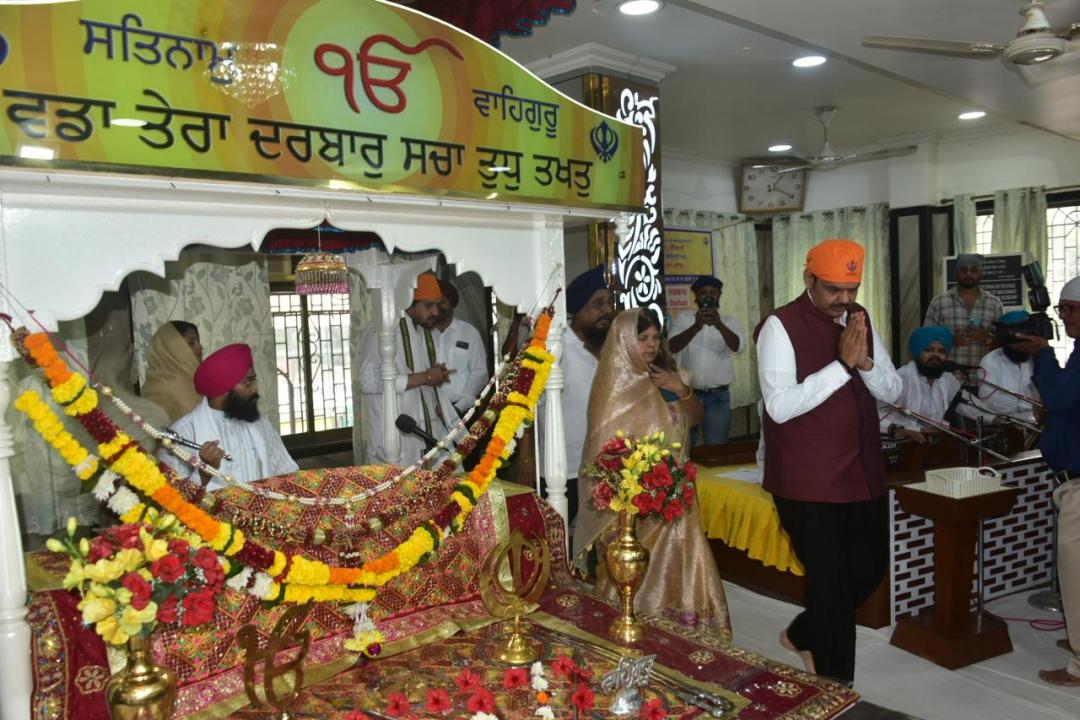 CM Fadnavis and leaders across India pay tribute to Sahibzades on Veer Bal Diwas