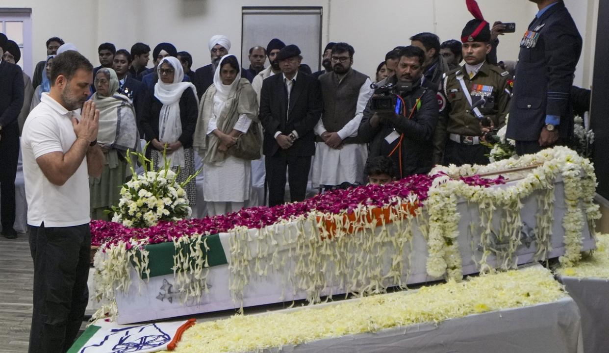 In Photos: Cong leaders pay last respects to ex-PM Manmohan Singh at AICC HQ