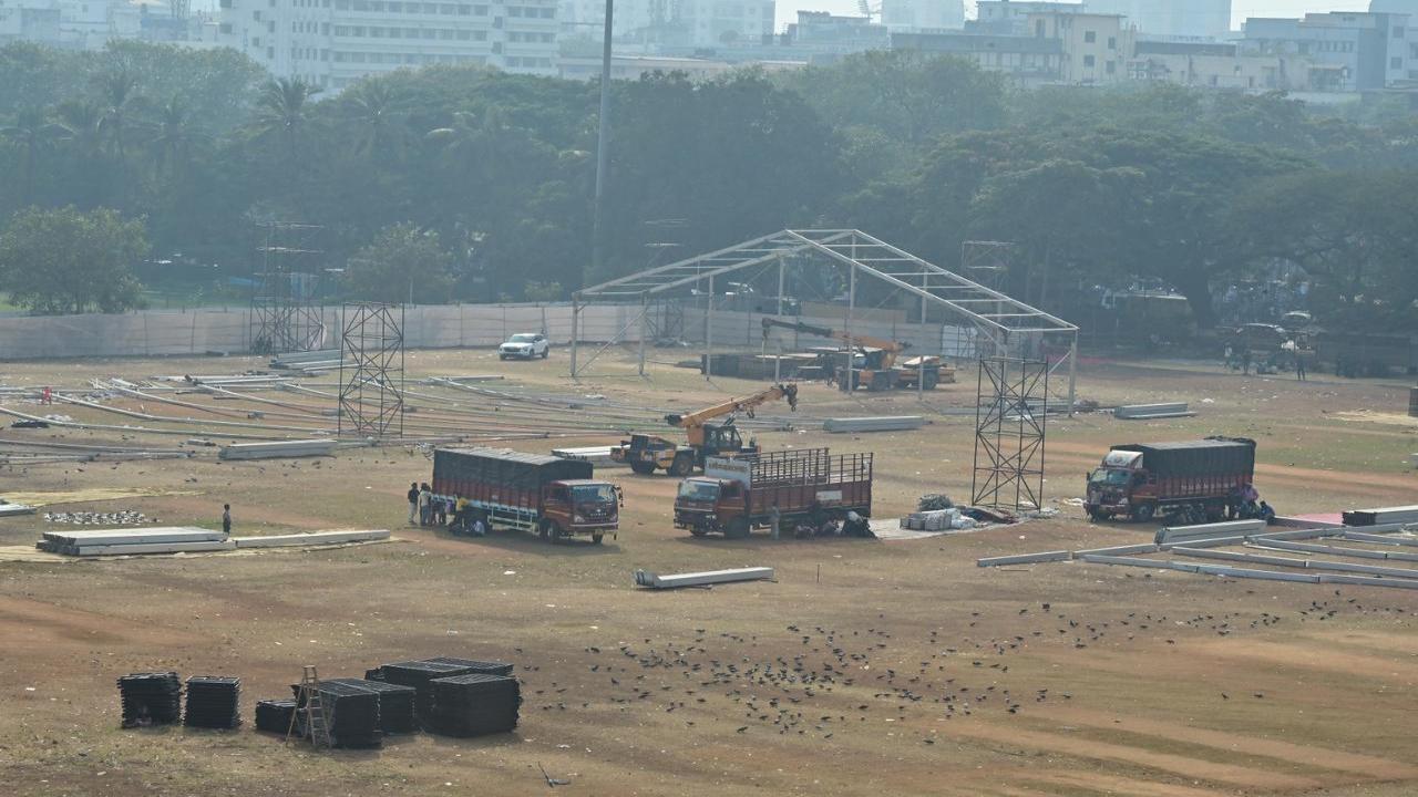 IN PHOTOS: Preps underway in Mumbai ahead of CM's oath taking ceremony on Thurs