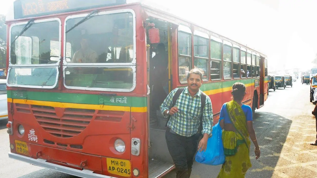 Mumbai LIVE: Sai Baba Palkhi disrupts bus route 606 at Nardas Nagar from 7.55 am