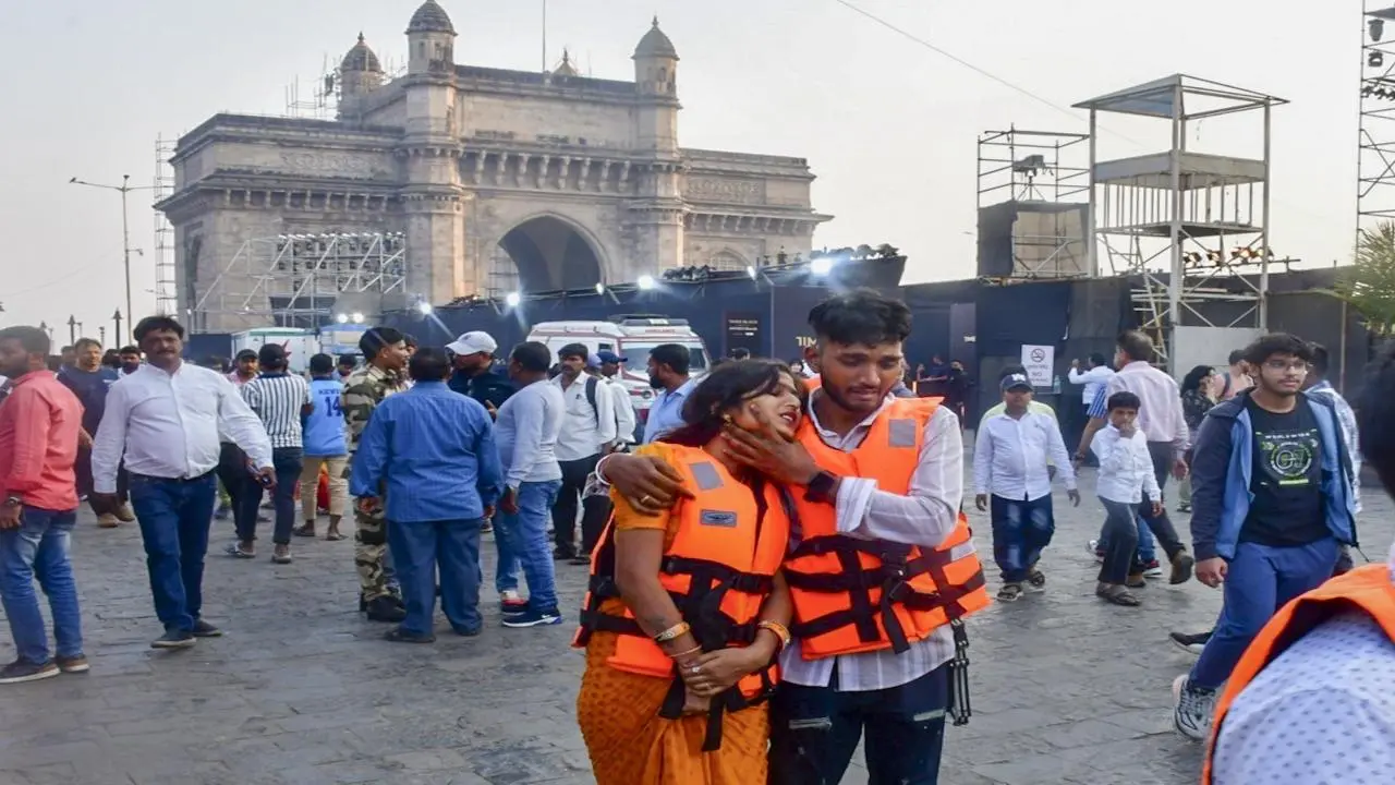 Man and child missing after ferry-Navy collision off Mumbai coast