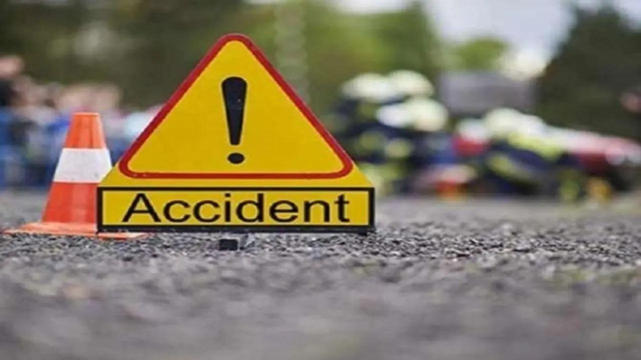 UP: 10 killed, 4 injured as truck crashes into auto in Hardoi