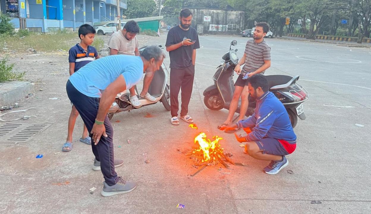 In Photos: Mumbaikars wake up to a cold and chilly morning