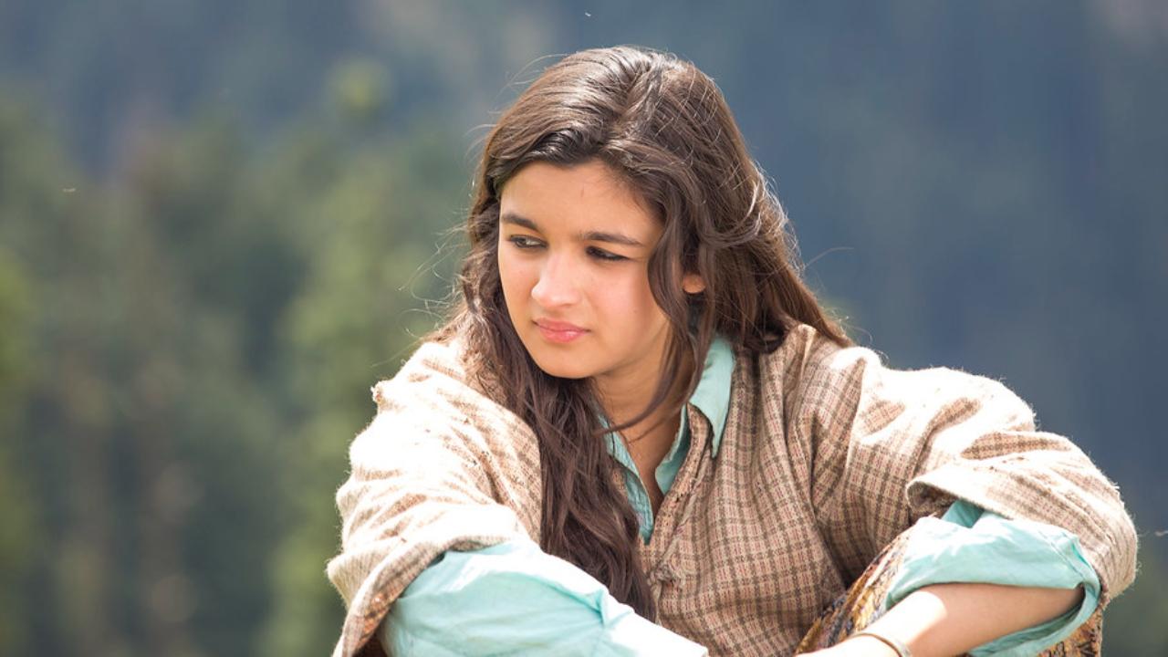 A 'Highway' crew member tried to be around Alia while she attended nature’s call