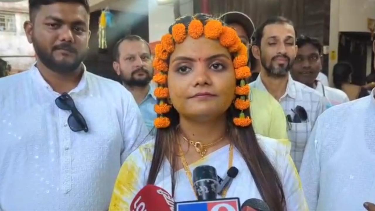 Bride-to-be reaches polling booth in Virar amid haldi ceremony to cast her vote