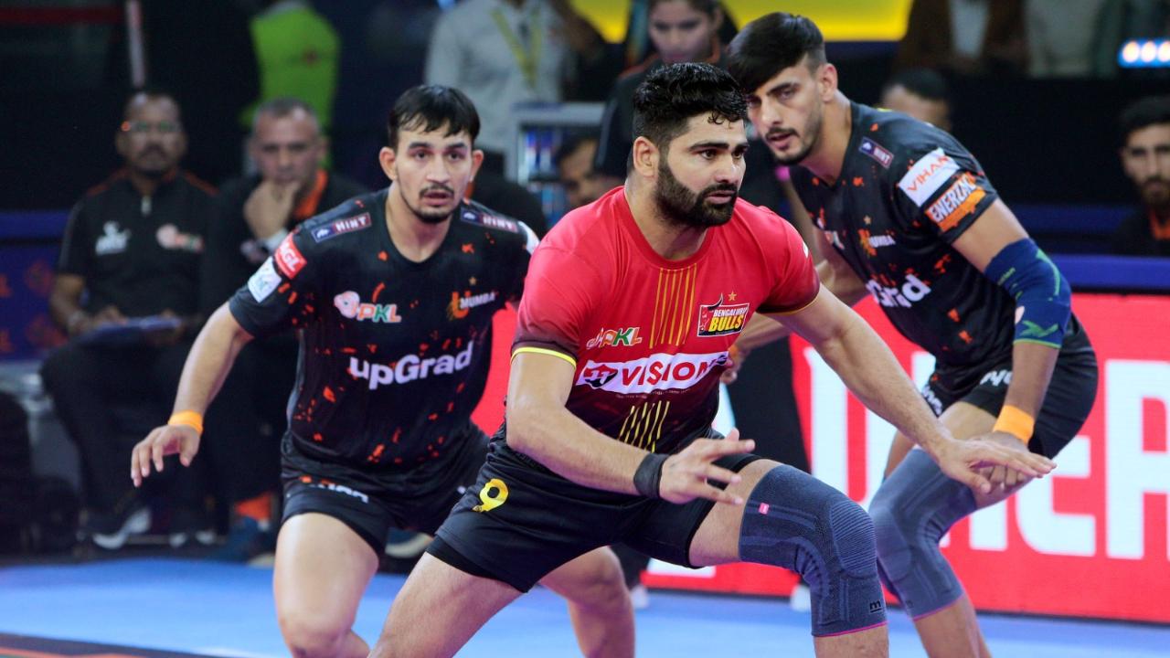 Mumba’s unified push takes down Bengaluru Bulls in a tense contest