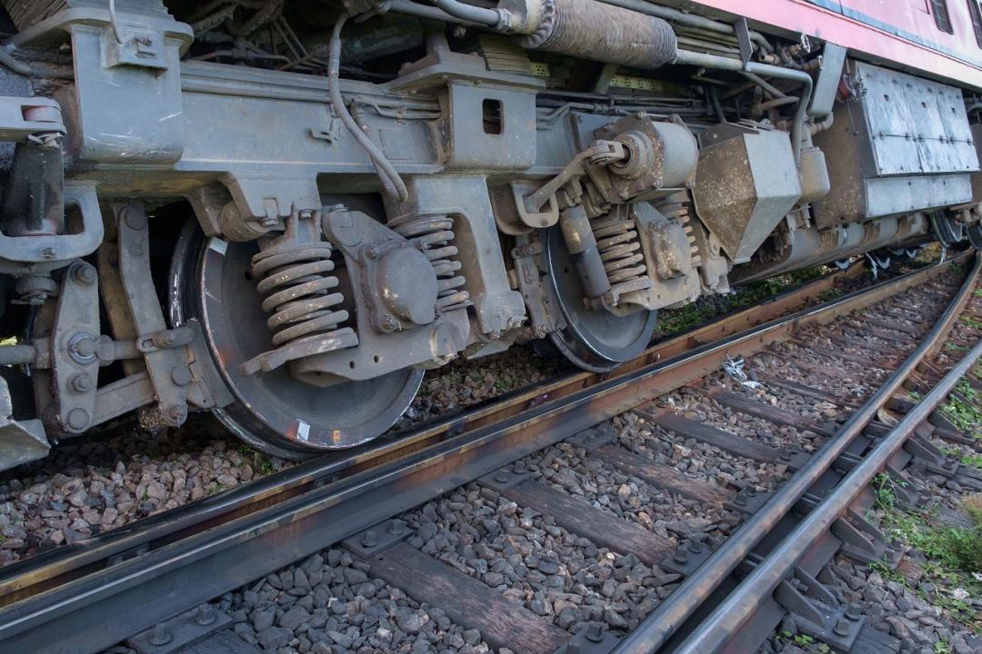 Maharashtra: Derailment at 'King Point' shut all lines last night