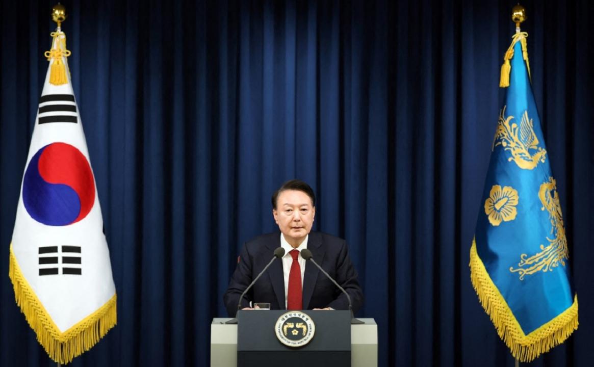 South Korean investigators head to Seoul in attempt to detain impeached Prez