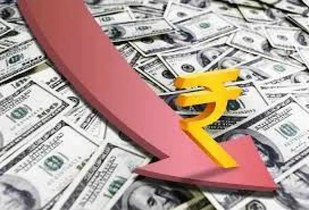 Mumbai LIVE: Rupee falls 3 paise to 85.78 against US dollar in early trade