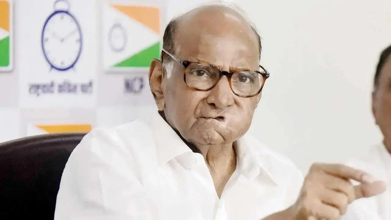 Sharad Pawar urges Fadnavis to enhance security for public representatives